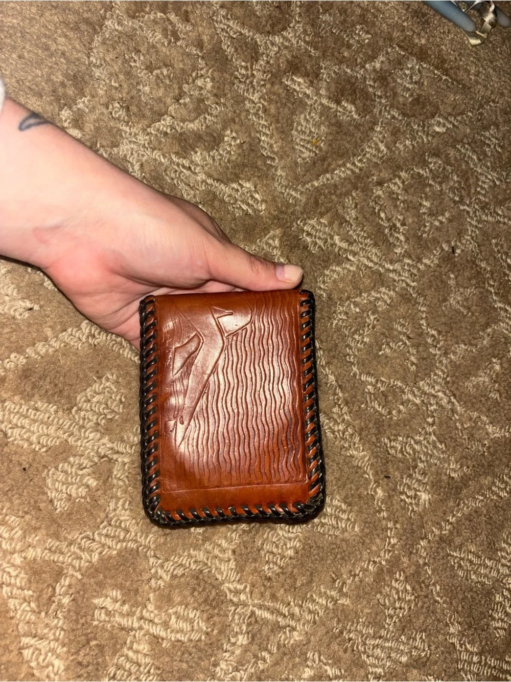 Hand-Tooled Leather Bifold Wallet with Pin-Up Design - Cognac